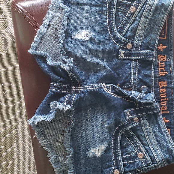 Rock Revival shorts size 24 Distressed